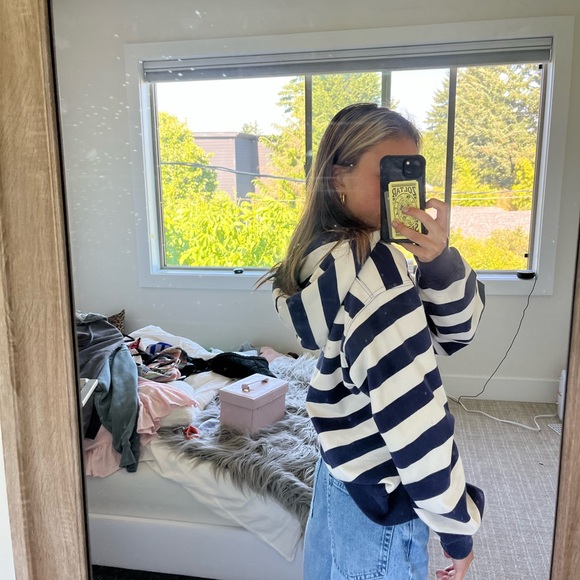 Christy Hoodie - Picture 2 of 7